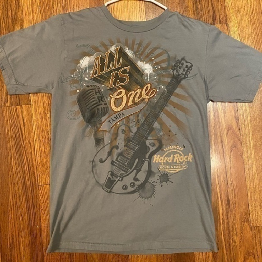 Hard Rock Hotel & Casino T-shirt Mens Medium Gray Seminole Tampa All is One